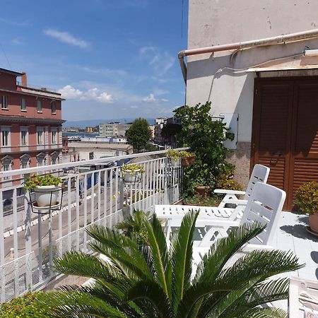 Bed and Breakfast La Terrazza Sul Porto Castellammare di Stabia Exterior foto